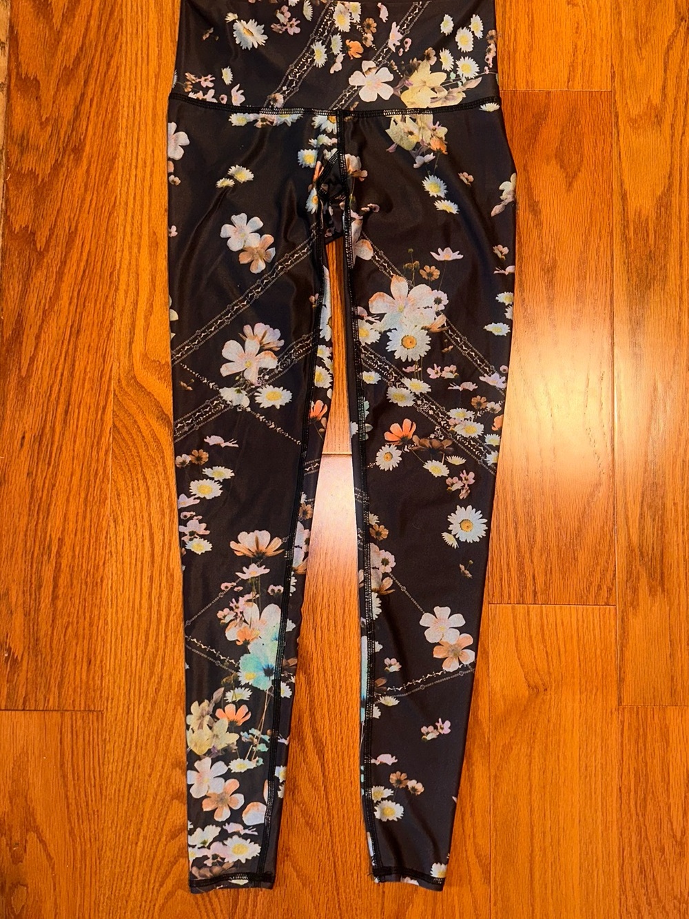 Teeki Women’s Black Floral Leggings Hot Pant- Stretch Active Bottoms Size S
